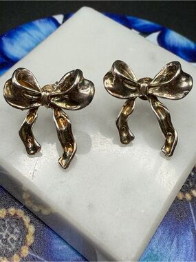 925 Italy Dyadema Bow Earrings #S40 Sterling silver 7/8” x 3/4” vintage